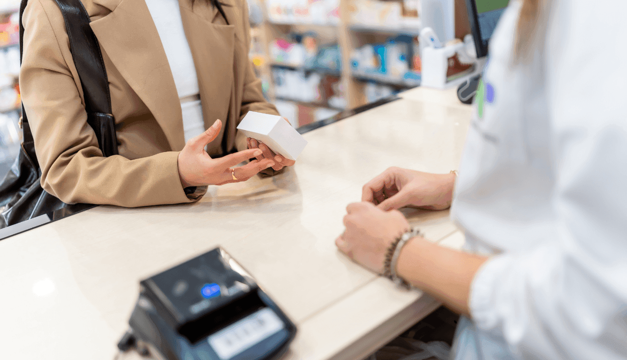 Serviceberatung in der Apotheke am Tresen